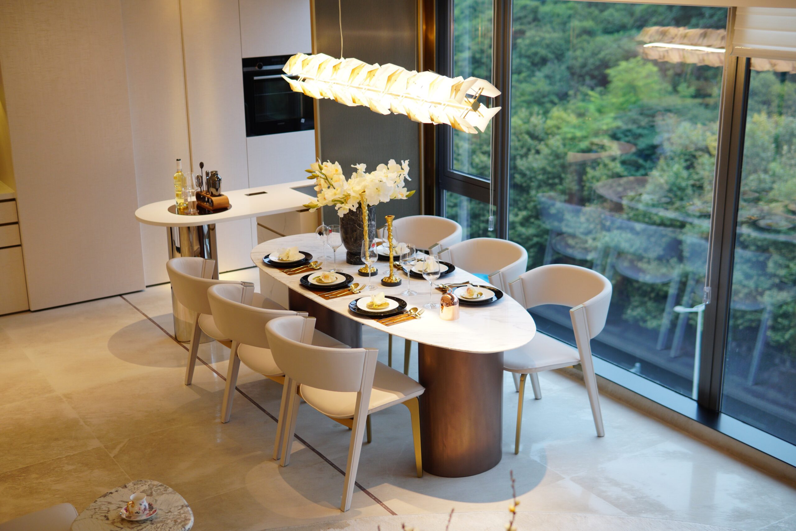 How to Design a Luxurious and Luxe Dining Room