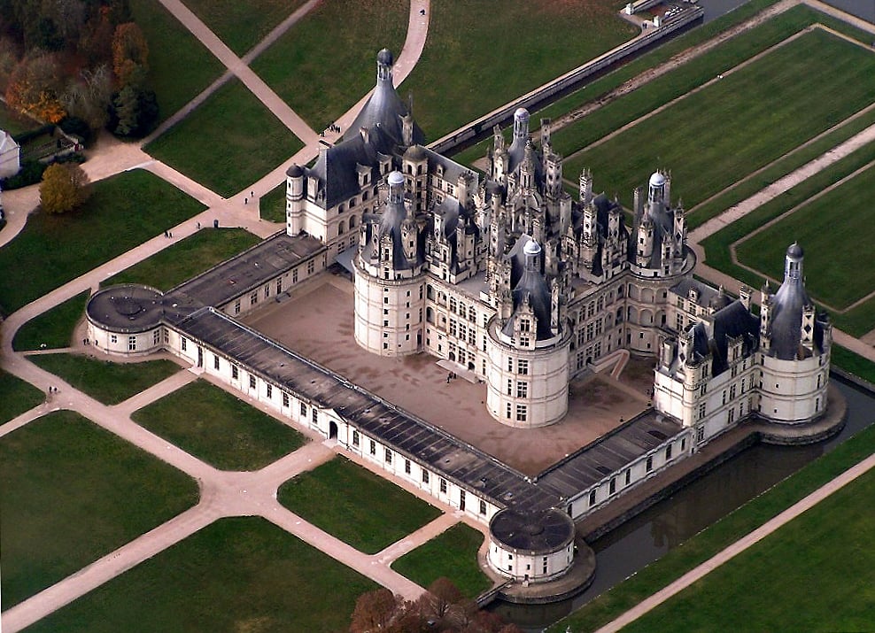The Majestic Fortress of Château de Chambord: An Icon of French Renaissance Architecture