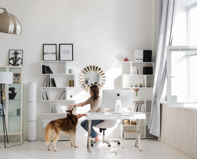 How to Design a Luxurious and Luxe Home Office