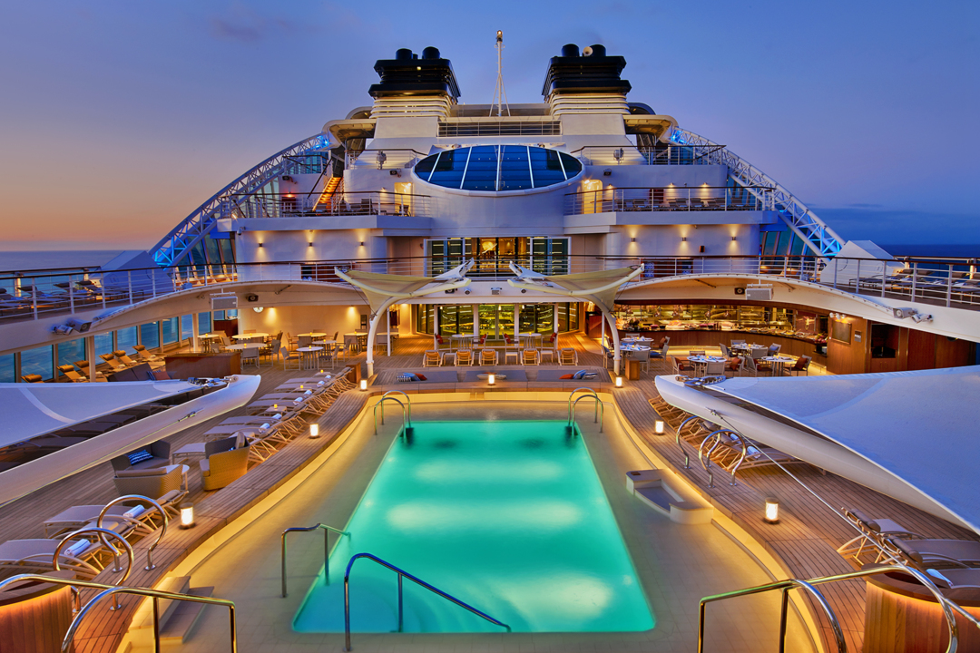 How to Experience Luxury Cruises with World-Class Entertainment