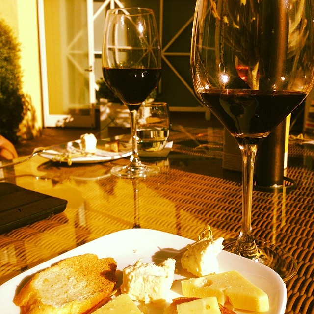 How to Indulge in a Luxurious Wine and Cheese Tasting Experience