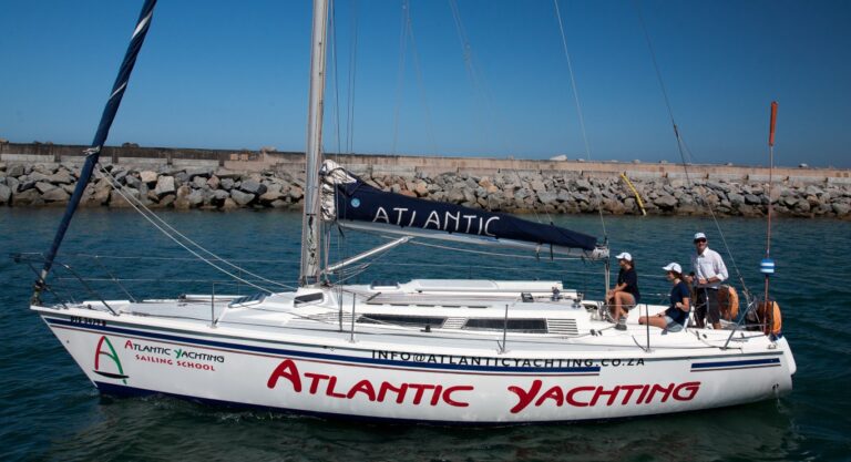 Are There Yacht Courses and Training Centers