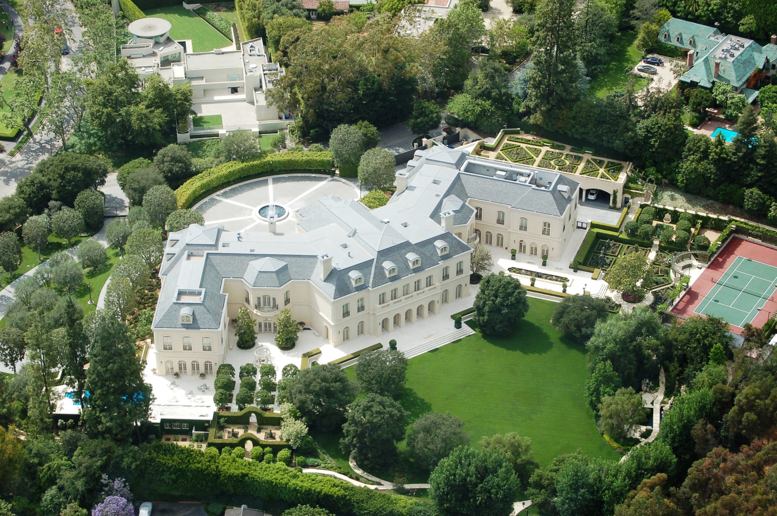 What Is the Most Luxurious House in France