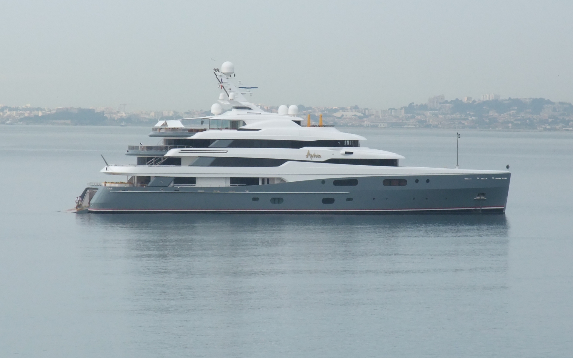 How Much Is a Yacht in Dubai
