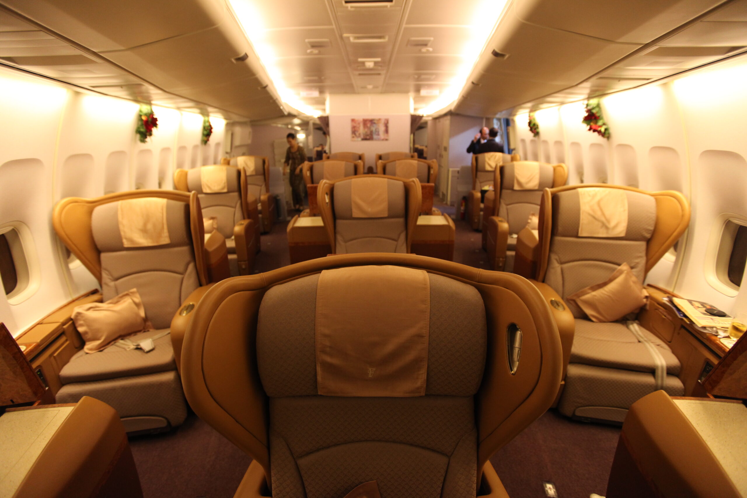 Which Luxury Airlines Fly in Dubai
