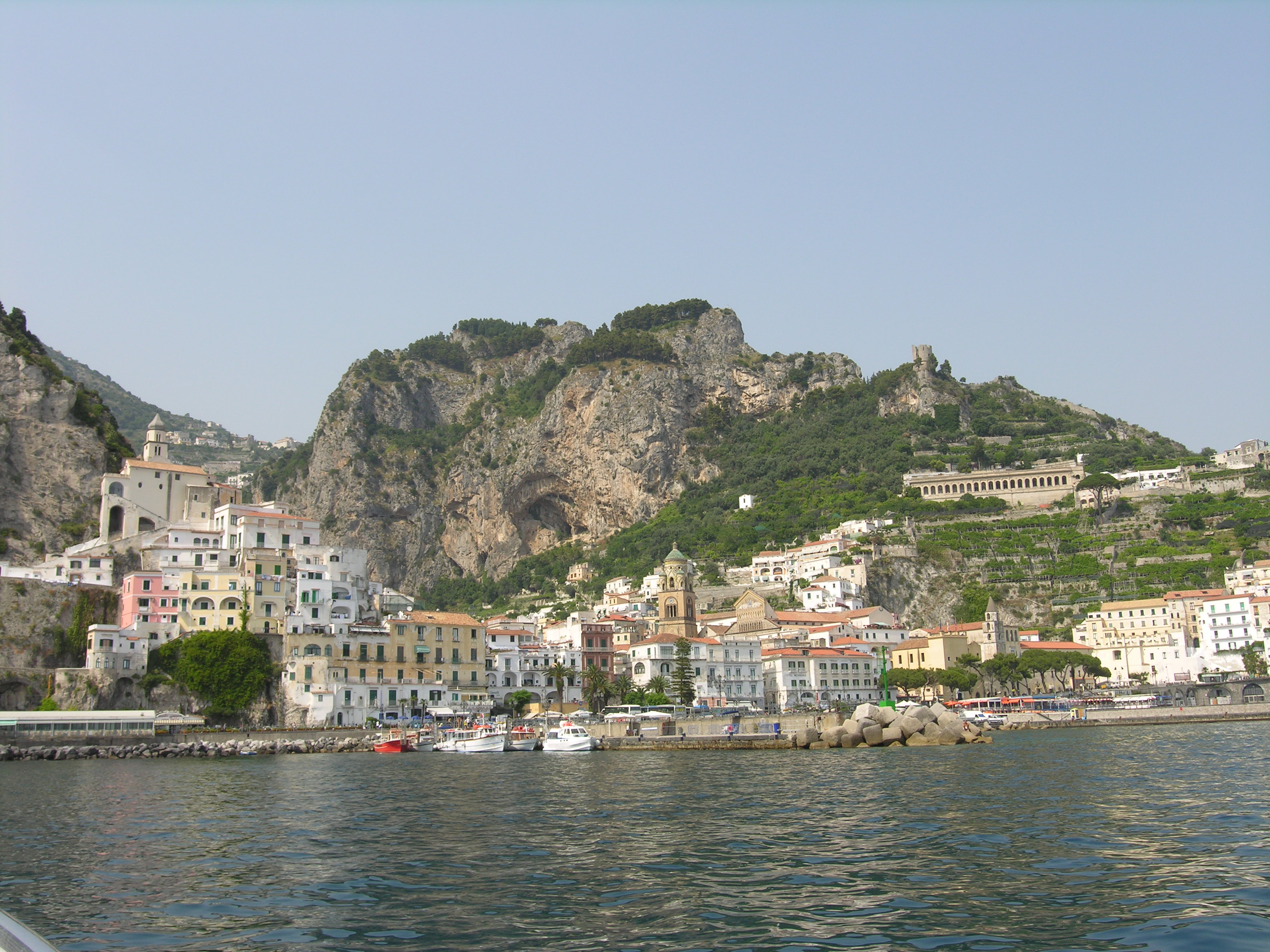 4. Epicurean Delights: Savoring Gourmet Cuisine in Amalfi and French Riviera