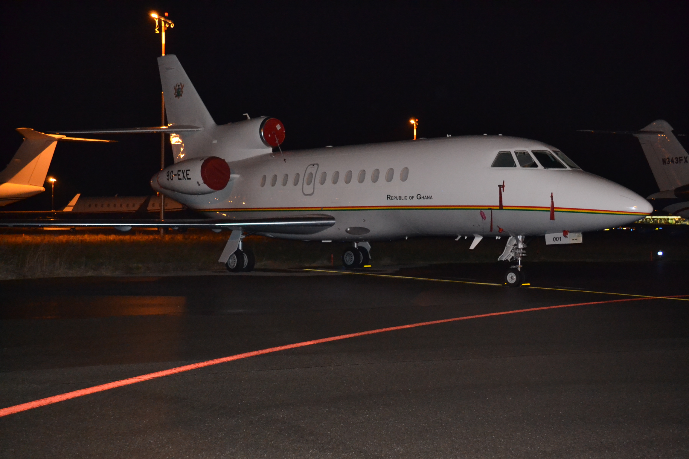 4. Unmatched Performance: Examining the Cutting-Edge Technology within Sky-High Luxury