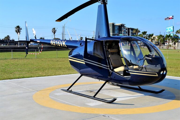 How to Differentiate Between Single-Engine and Twin-Engine Private Helicopters