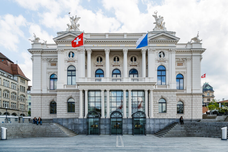 How to Explore Virtual Tours of Luxury Properties in Switzerland