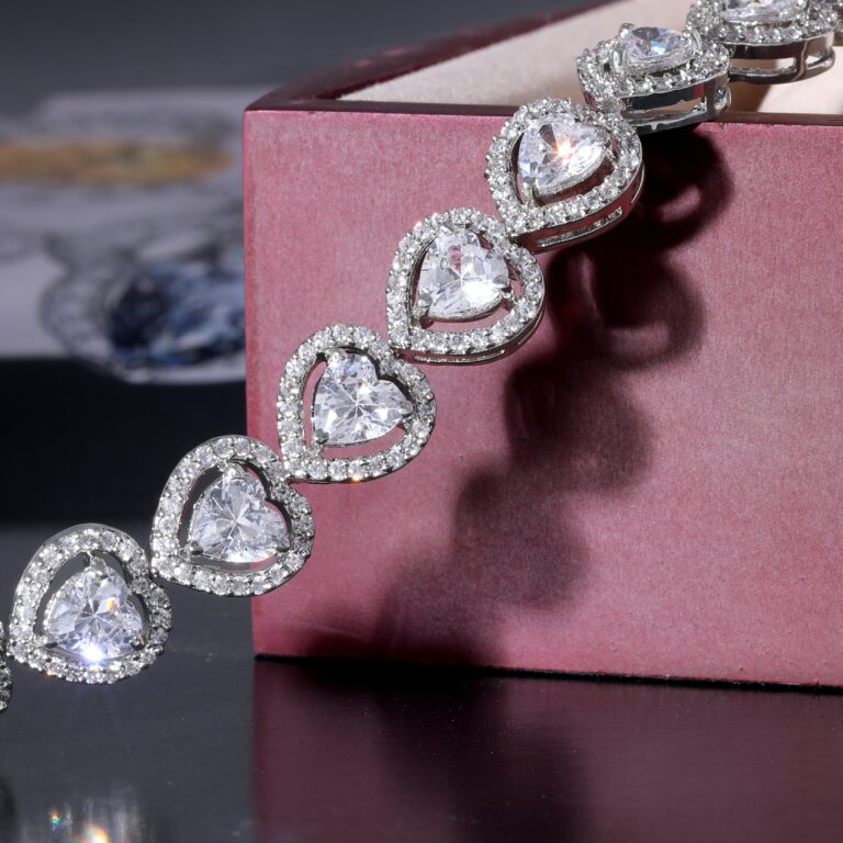 Spot High-Quality Craftsmanship in Luxury Jewelries