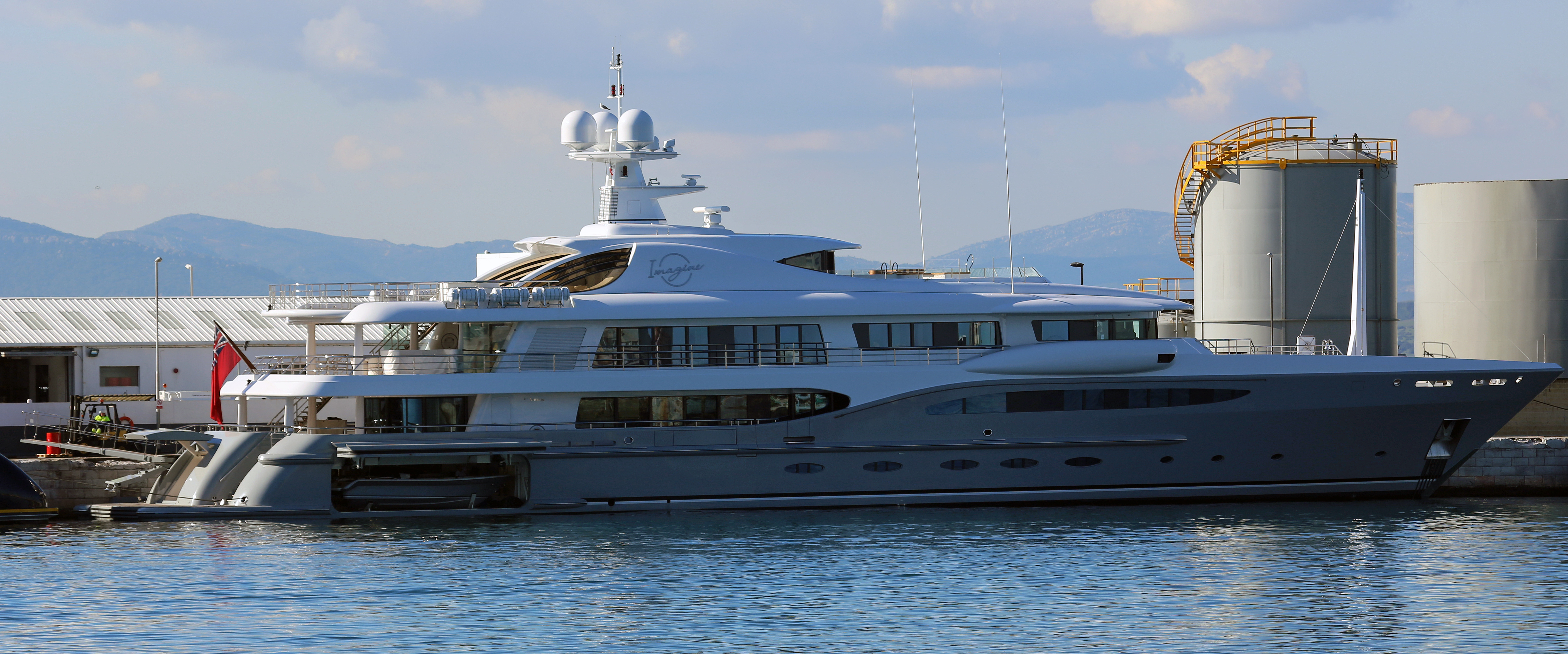 Choosing the Perfect Superyacht for your Event: Factors to Consider