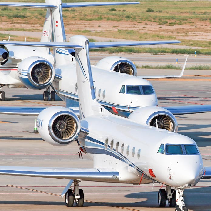 What Are the Advantages of Private Jet Travel During Peak Seasons
