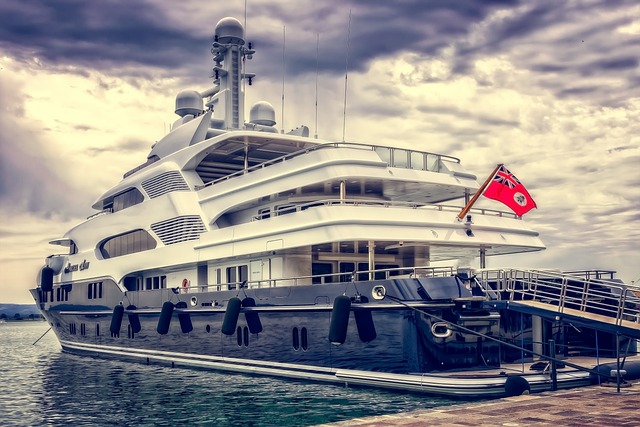1. Expanding Horizons: Debunking Myths Surrounding Luxury Yachts' Ocean Crossing Abilities