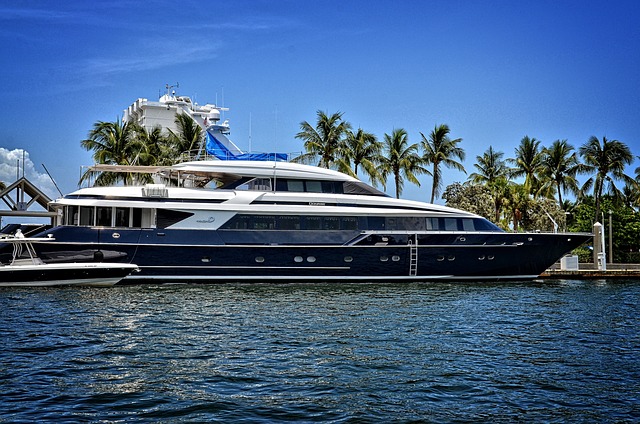 6. Making Waves in the Yachting World: Expert Recommendations for Those with Sky-High Budgets