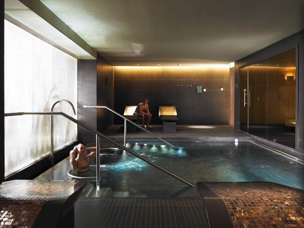 Taking Spa Luxury Home: Tips for Recreating the Tranquility in Your Everyday Life