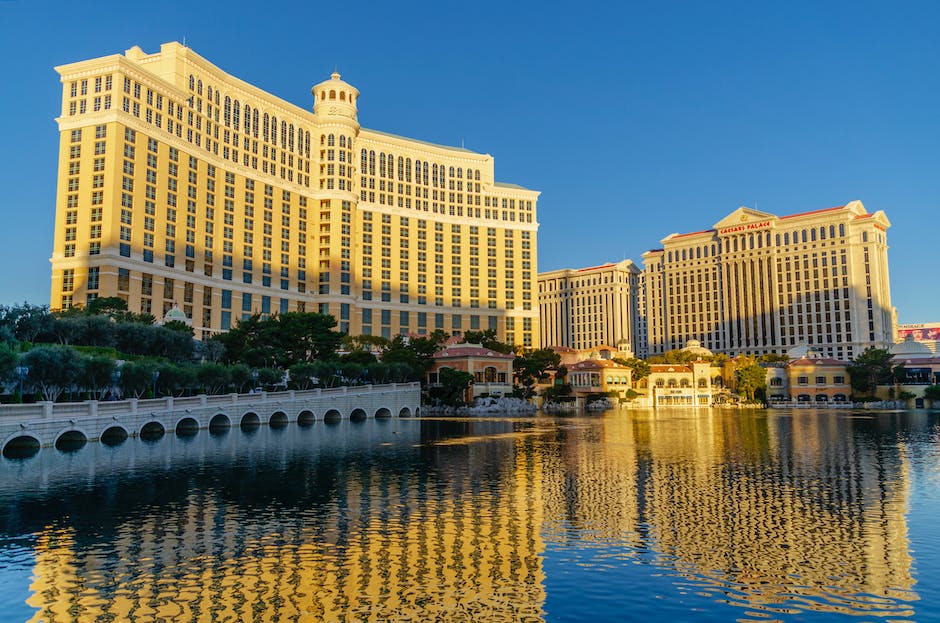 Aesthetic Delights: Bellagio's Architectural Marvels and Gorgeous Gardens