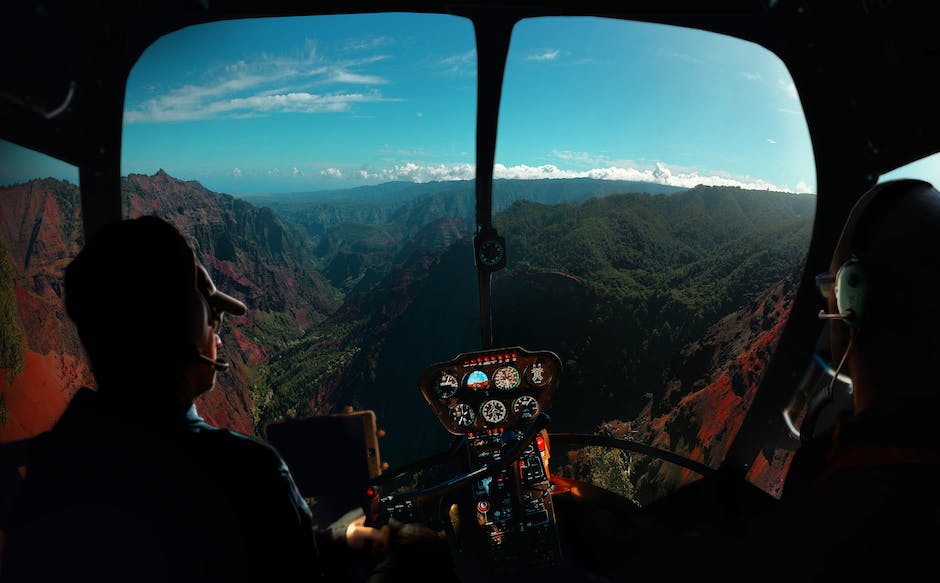 Safety First: Evaluating Cognitive Abilities and Age-Related Challenges in Helicopter Piloting