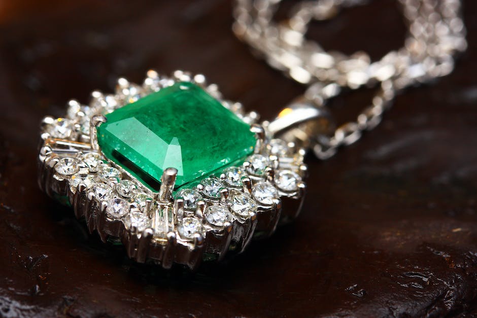 Priceless Beauty: The Second Costliest Gemstone Awe-inspiring Luxe: Exquisite Features and Qualities of Gemstone 1