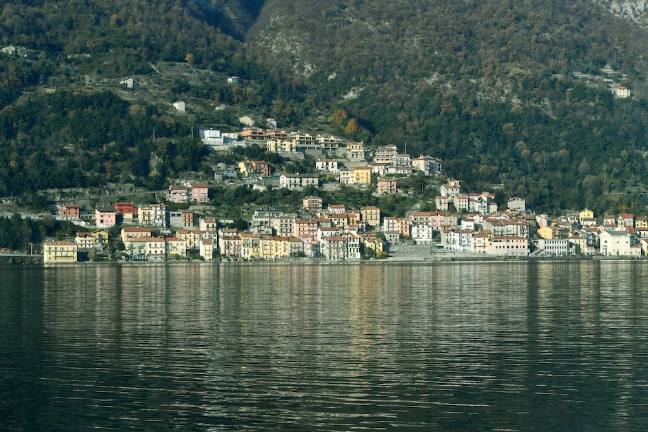 Experience the Charm of Como: A Scenic Retreat with Historical Intrigue