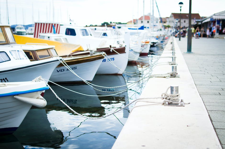Booking Yacht Transportation: Tips for a Smooth and Hassle-Free Process