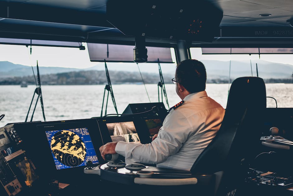 Navigating the Path to Becoming a Certified Yacht Captain