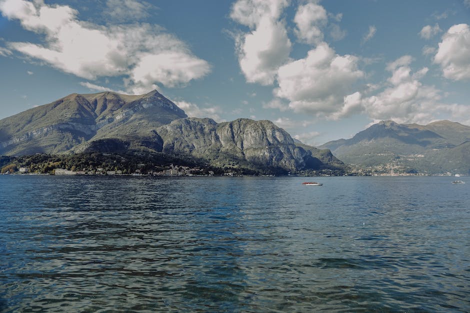 4. Delighting in Gastronomic Wonders: Indulge Your Palate in Lake Como's Culinary Delights