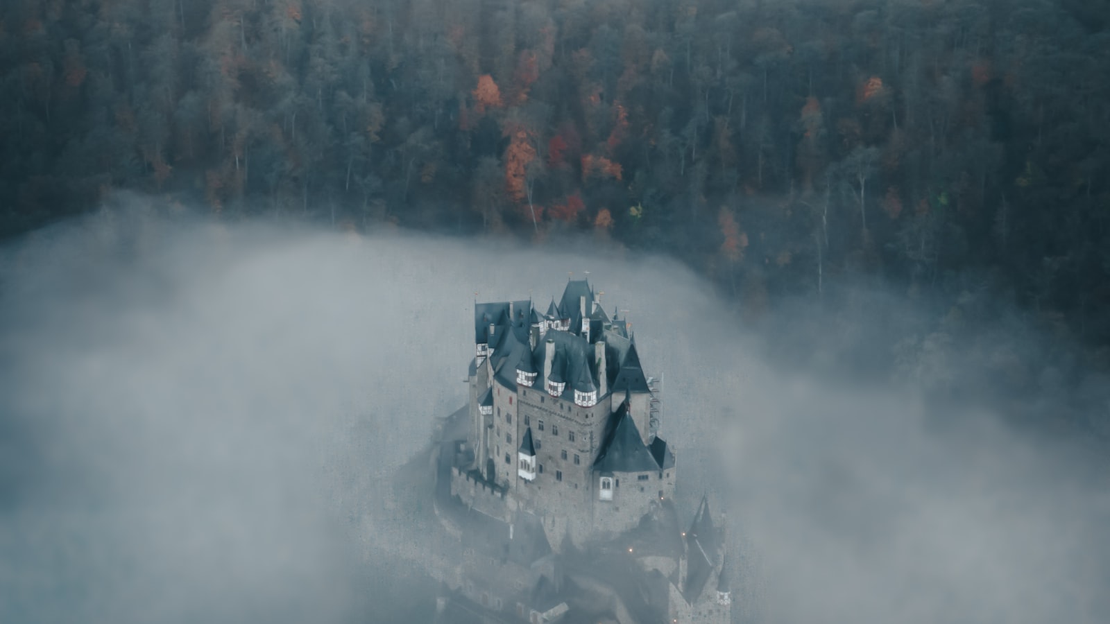 Leaning Towers and Gothic Grandeur: Unveiling the Allure of the Château de Pierrefonds