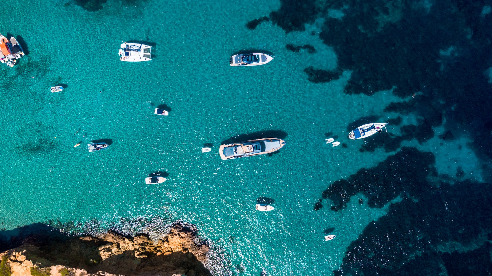 Set Sail in Style: Expert Tips for Maximizing Your Yachting Experience Within a Season