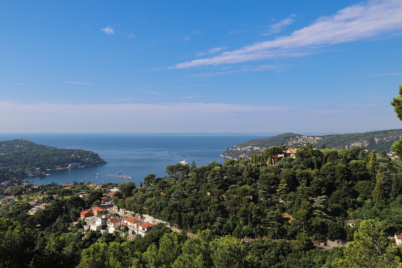Navigating Transportation: Getting Around the French Riviera on a Budget