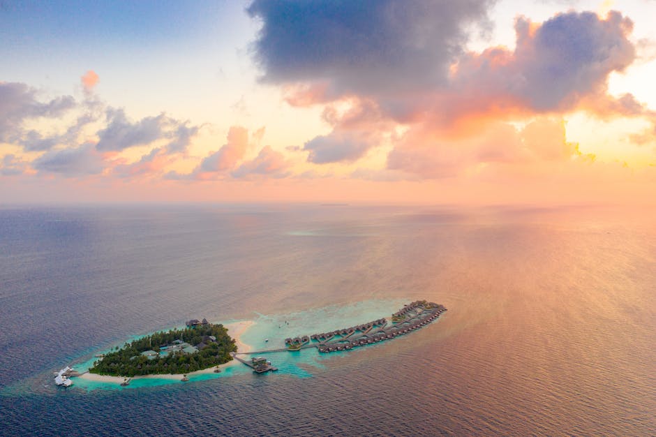 - Retreats Fit for Royalty: Exploring the Enchanting Private Islands of Celebrities